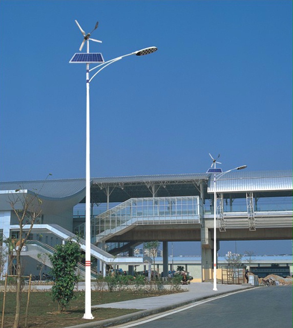 太阳能风光互补路灯 LED太阳能路灯 南德太阳能路灯厂家